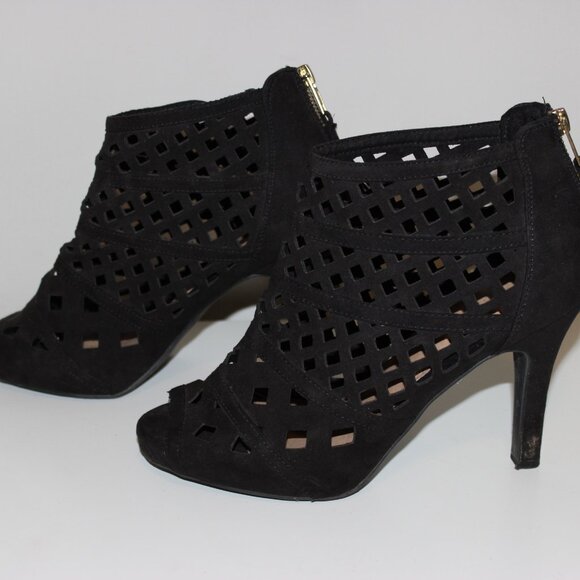 Lane Bryant Black Suede Laser Cut Out Peep Toe Mesh Tassel Zip Up Heels Size 10W - Picture 4 of 8